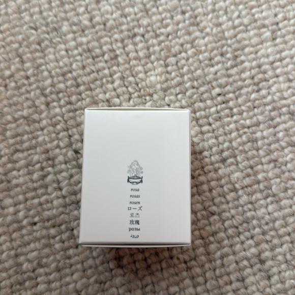 Diptyque Roses 35g Candle - Picture 3 of 6